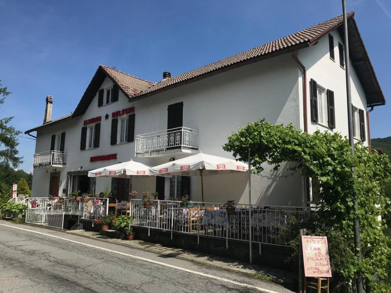 Albergo Delfino San Pietro d'Olba Exteriör bild