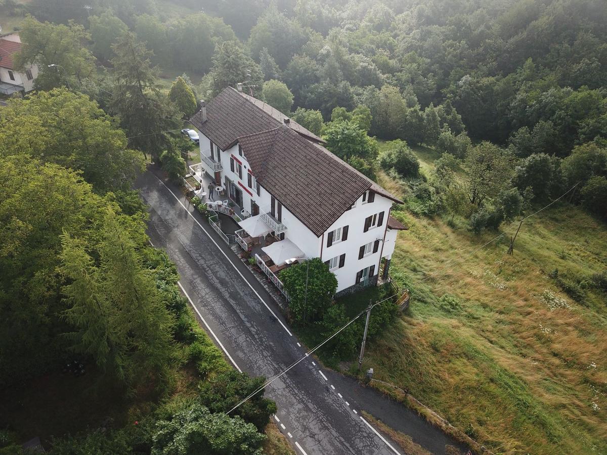 Albergo Delfino San Pietro d'Olba Exteriör bild