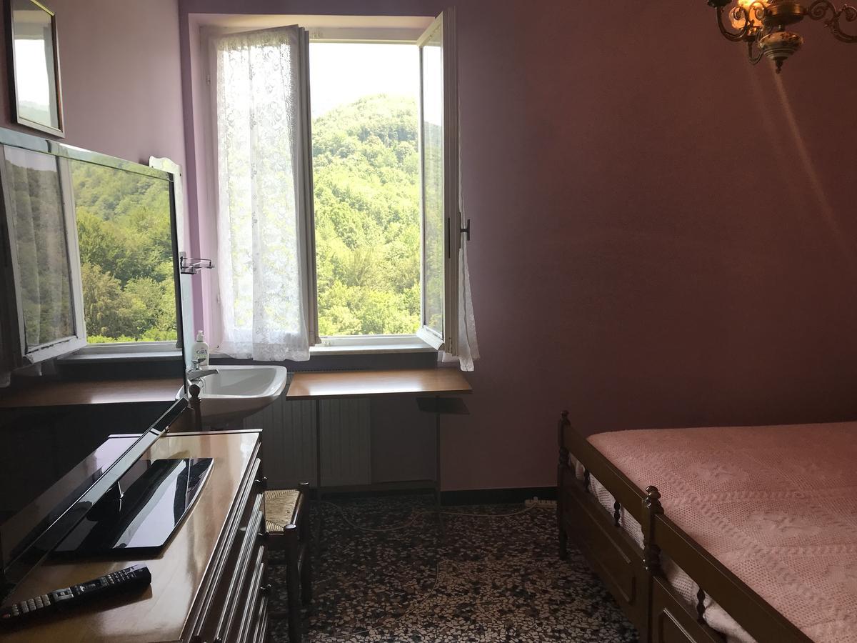 Albergo Delfino San Pietro d'Olba Exteriör bild