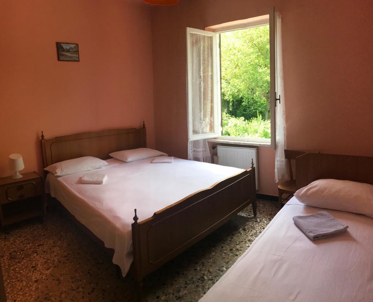 Albergo Delfino San Pietro d'Olba Exteriör bild